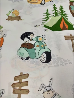 mintás pamutvászon /kiránduló állatok (süni motorral 8cm×8.5cm) /fehér-narancsárga