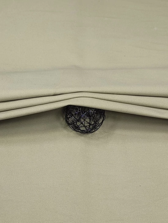 egyszínű vastag vászon /csiszolt twill /világoskhaki /camel