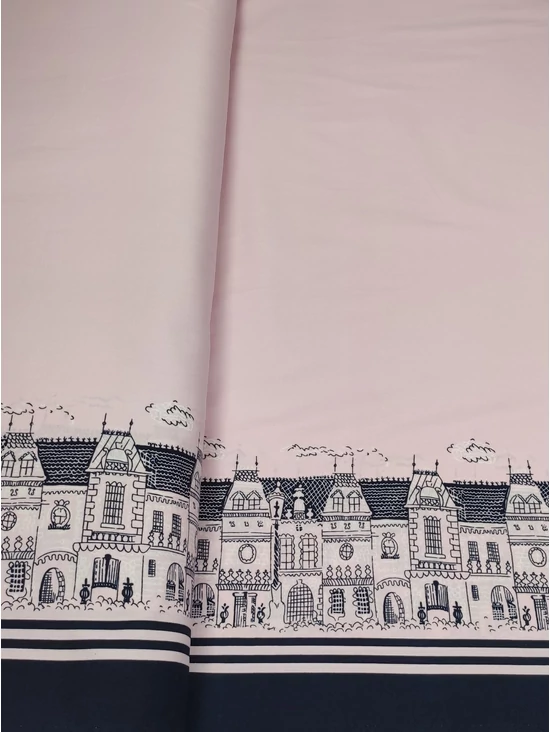 mintás pamutvászon /bordűrös /épületek sorban (épületes sáv 15cm) /rózsaszín-sötétkék
