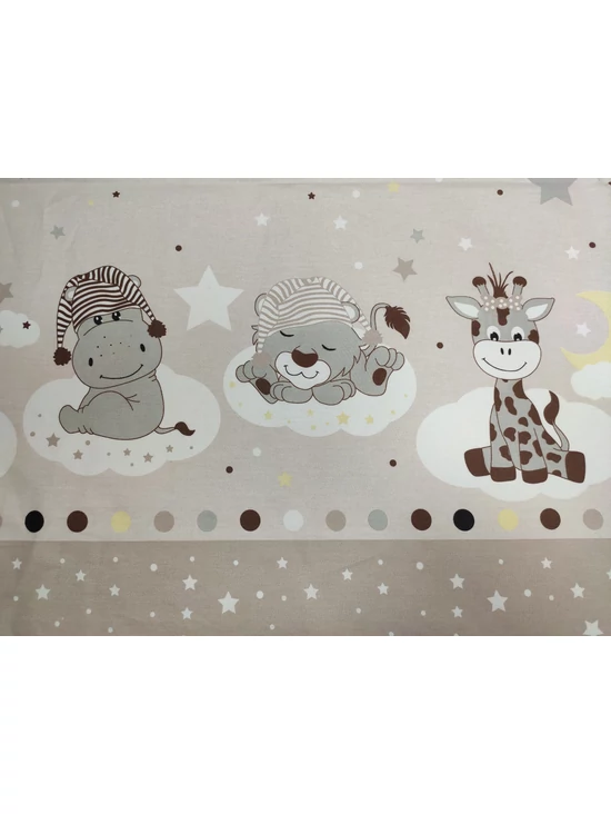 mintás pamutvászon /bordűrös /bébi állatok a fellegekben (felhőn ülő zsiráf 16cm×19.4cm) /világos drapp