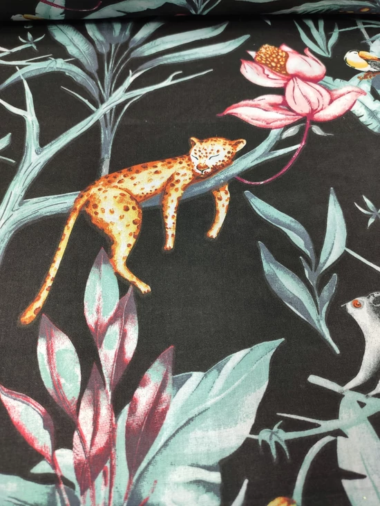 mintás pamutvászon /élet Madagaszkáron (majom 6,9cm×14,5cm) /fekete
