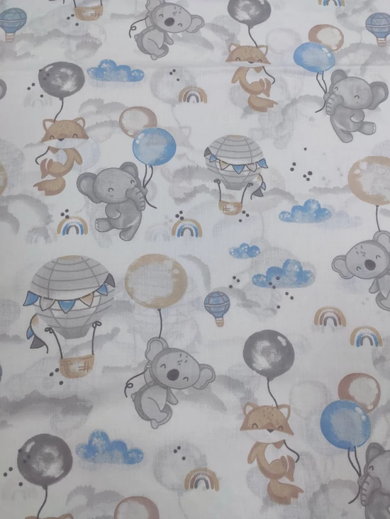 mintás pamutvászon /lufis állatok a fellegekben (koala lufival 13,7cm×10,5cm) /fehér