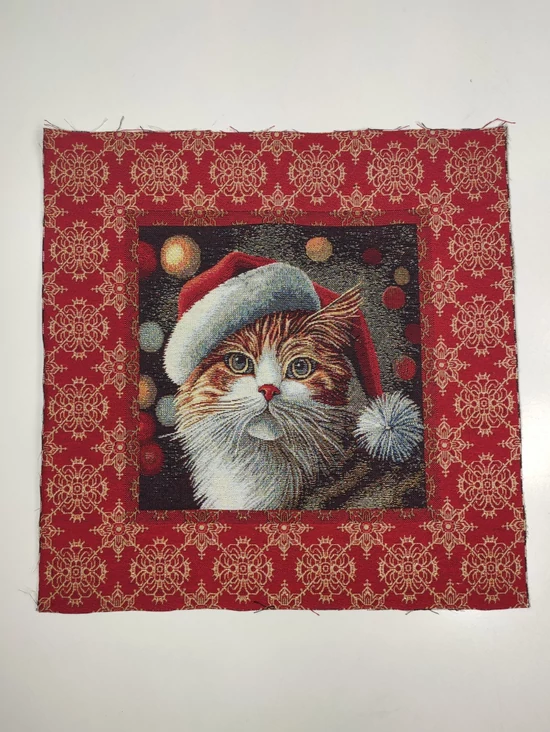 párna panel /cica Mikulás sapkában arany (belső keret 29cm*29cm) /piros