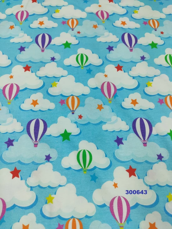 elasztikus mintás pamut jersey /hőlégballon a fellegekben (lila 3cm × 4.5cm) /világoskék