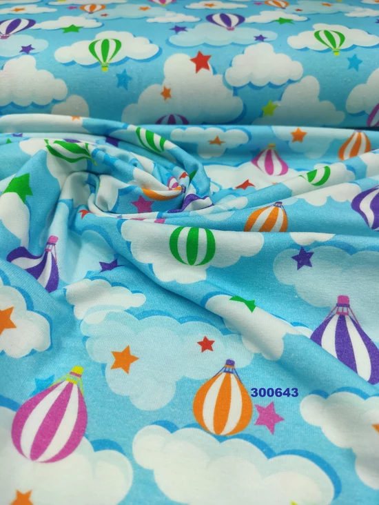 elasztikus mintás pamut jersey /hőlégballon a fellegekben (lila 3cm × 4.5cm) /világoskék