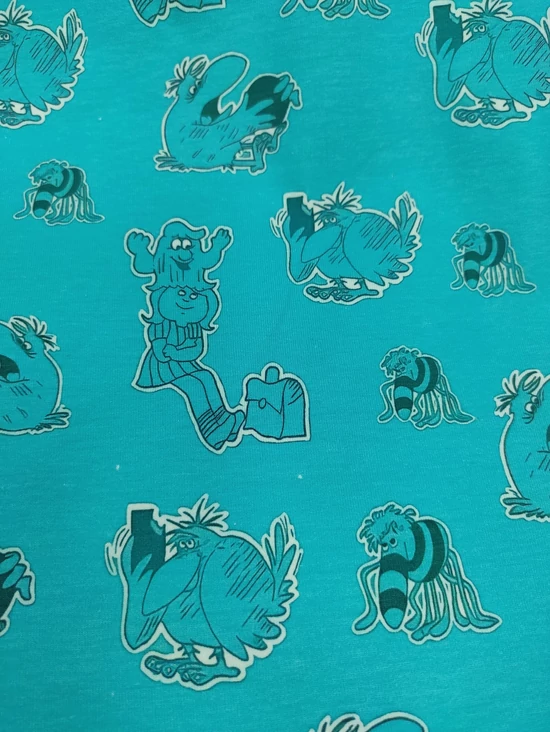 elasztikus mintás pamut jersey DIGITAL print /mese a kislányról (madár csokival 5cm×4.5cm) /türkizkék