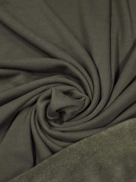 egyszínű warmkeeper /szőrös szabadidő anyag /barnás khaki