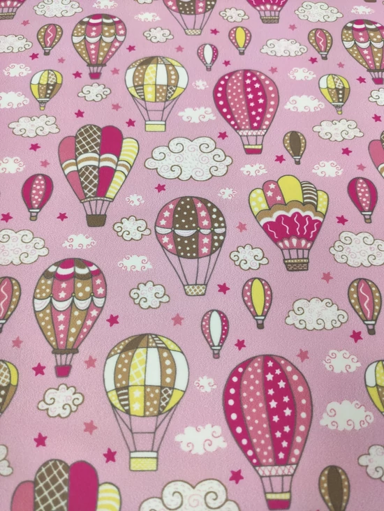 mintás fürdőruha jersey /hőlégballonok (legnagyobb drapp-sárga 4.7cm×3cm) /rózsaszín