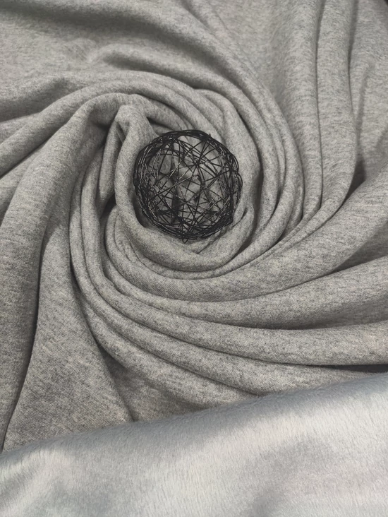 egyszínű warmkeeper /szőrös szabadidő anyag /világos szürke melange