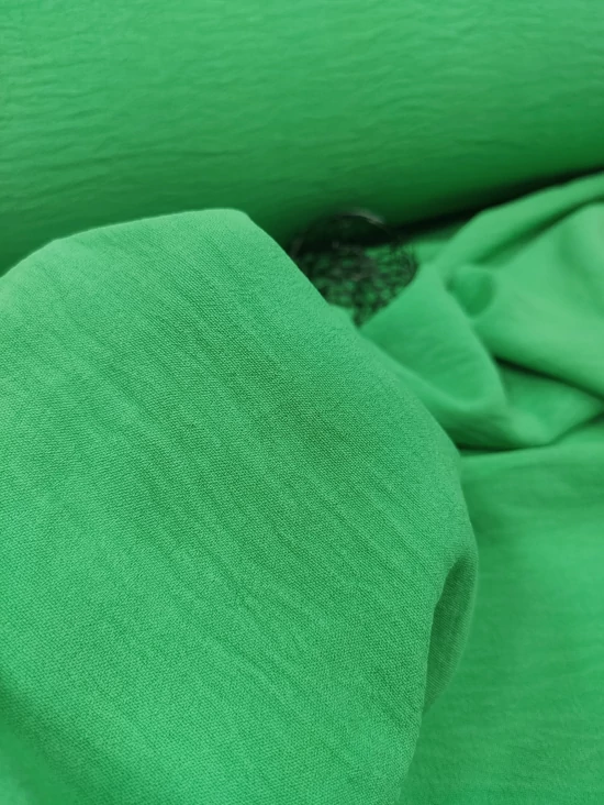 elasztikus gyűrt anyag /SUZY /benetton