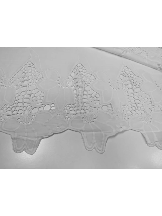 bordűrös madeira anyag /virágok csipkével (legnagyobb virág fej 14cm×11cm) /fehér