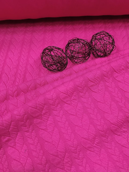 kötött hatású anyag /csavart mintás /pink