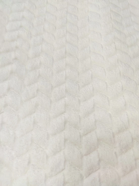 jacquard mintás wellsoft /halszálka mintás (egy sáv 4cm) /törtfehér /180cm széles