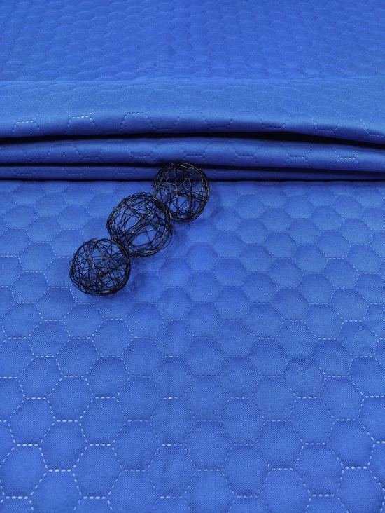 steppelt anyag /vízlepergetős /méhsejt mintás (méhsejt 3,4cm×3,4cm) /királykék