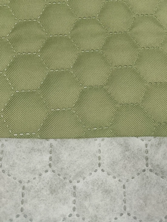 steppelt anyag /vízlepergetős /méhsejt mintás (méhsejt 3,4cm×3,4cm) /oliva