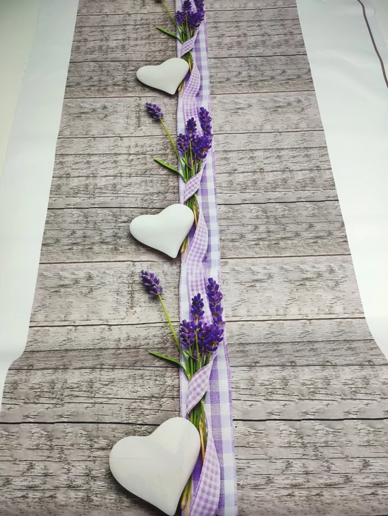 mintás HEKTOR vízhatlan anyag /80cm széles /levendula az asztalon (fehér szív 12.2x11.5)