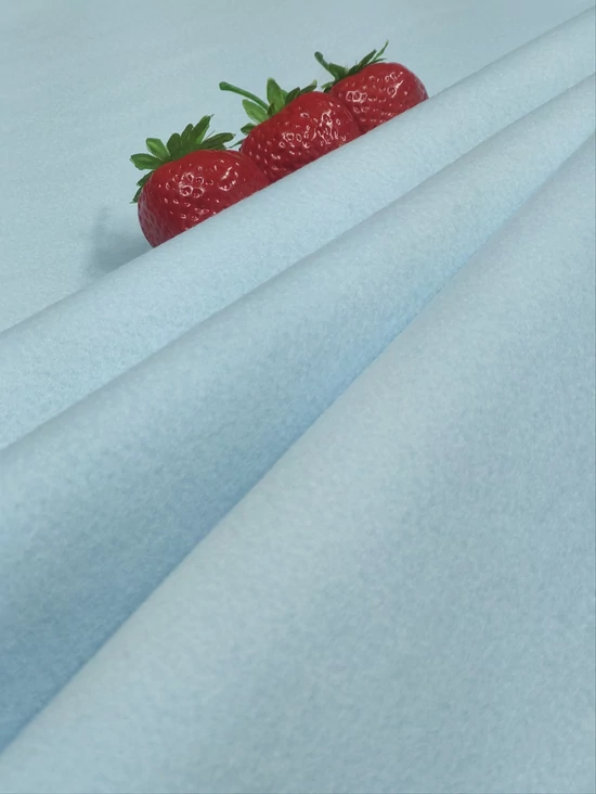 egyszinű filc /halványkék