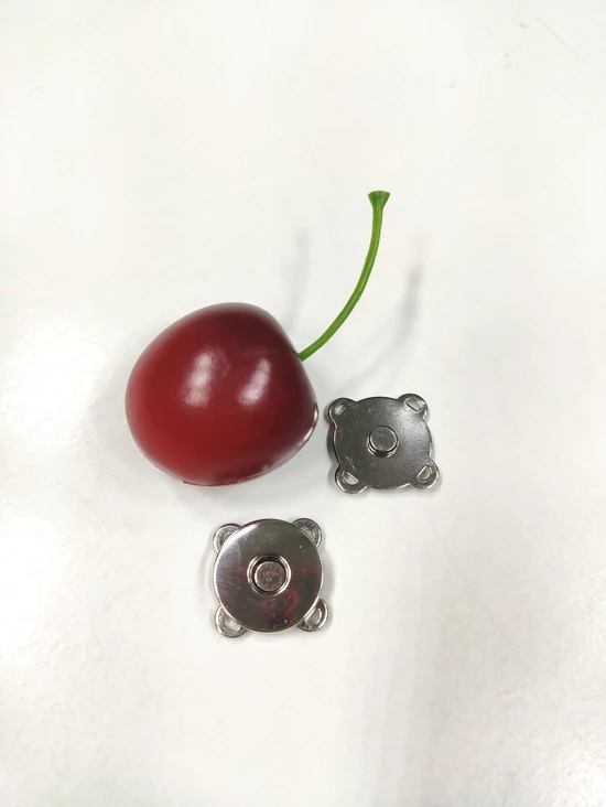 fém mágneszár /18mm /varrható /nikkel