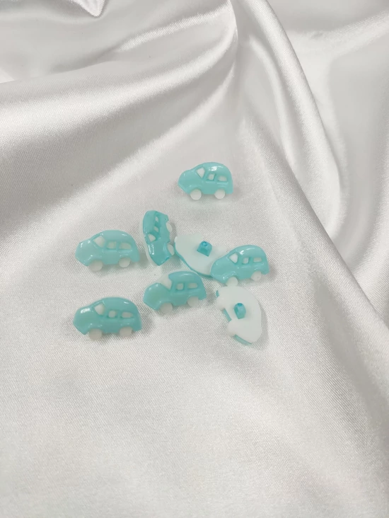 dekorációs műanyag gomb /világoskék kisautó (1.7cm) /fehér
