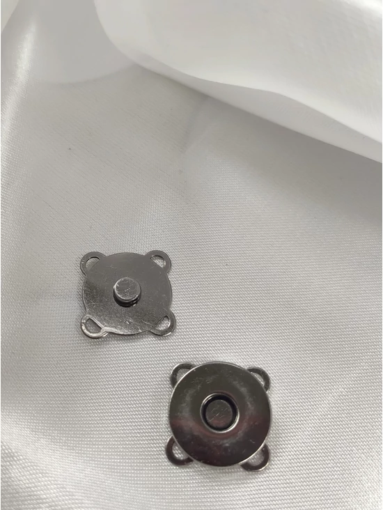 fém mágneszár /18mm /varrható /nikkel-fekete