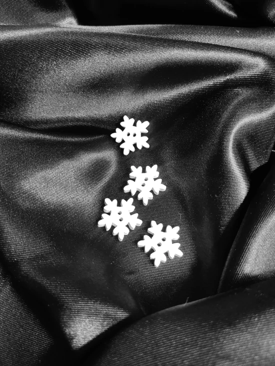 dekorációs fa gomb /hópehely (2.2cm×2.2cm) /fehér